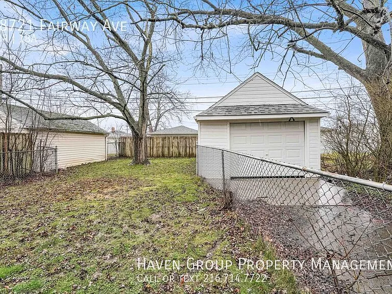 18721 Fairway Ave — Photo 22