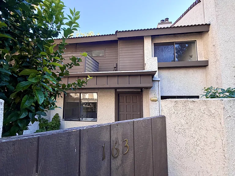 21500 Califa St #163 — Photo 2