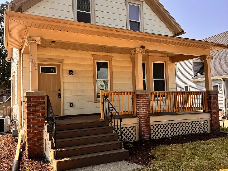 1120 David St #2