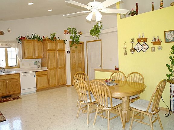 5th image of 419 Saint Kilian Pkwy