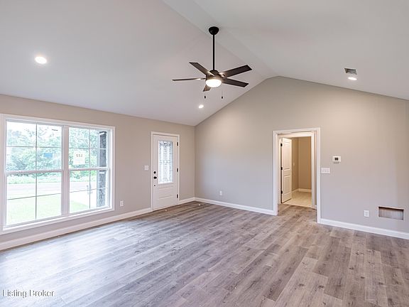 4th image of 122 New Orleans Ct