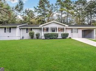 659 Country Club Rd, Newnan, GA 30263