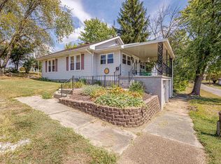 531 Sherman St, Oakland City, IN 47660
