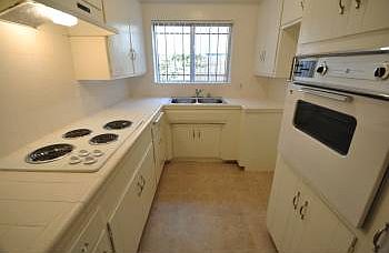 5th image of 6464 Woodman Ave APT 110