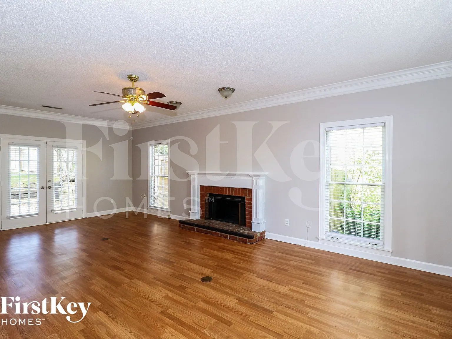 3 bed, 2.5 bath, 2059 sqft, $1,810 — Photo 3