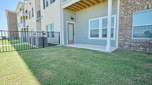 350 Connection Blvd Photo 1
