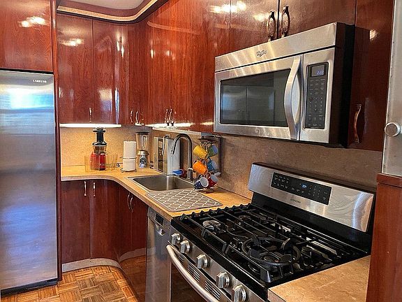 4th image of 2930 W 5th St APT 12M