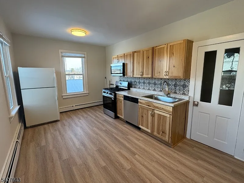1 bed, 1.0 bath, $1,250 — Photo 2