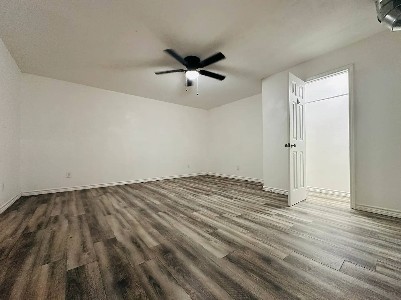 2 bed, 1007 sqft, $950 — Photo 4