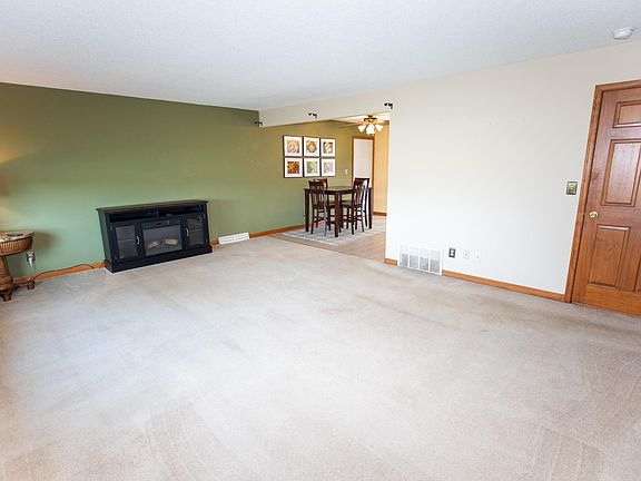 5th image of 410 Weidner Ave