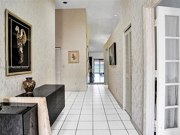3rd image of 3273 Inverrary Blvd W