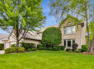 811 Edgemere Rd, Buffalo Grove, IL 60089