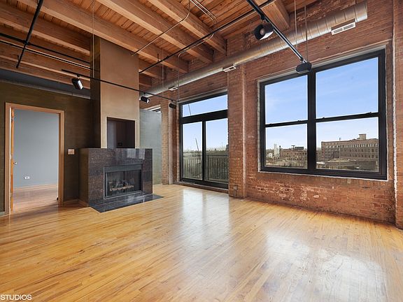 4th image of 2310 S Canal St Unit 504