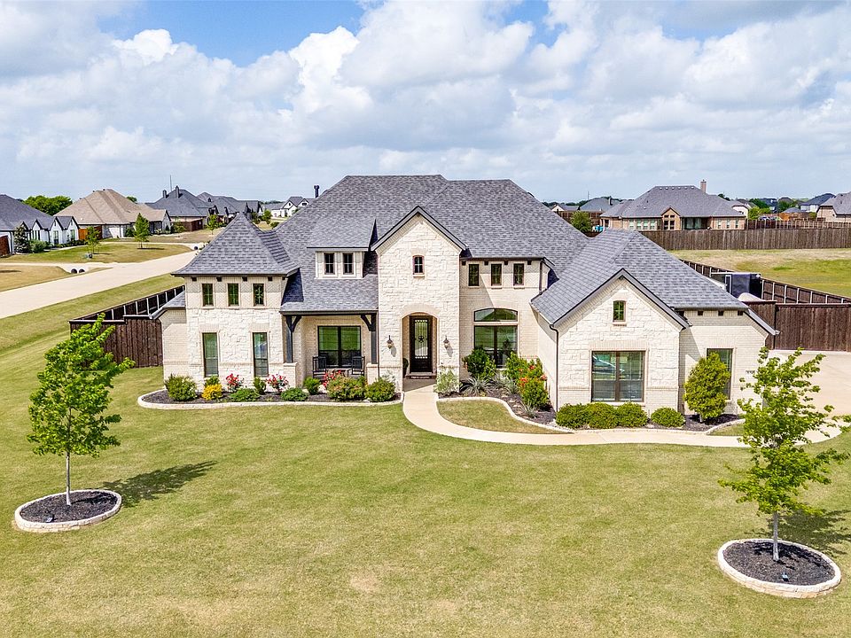 1st image of 851 Horseshoe Meadows Dr