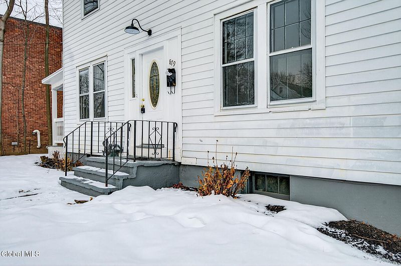 3rd image of 879 Mercer Street