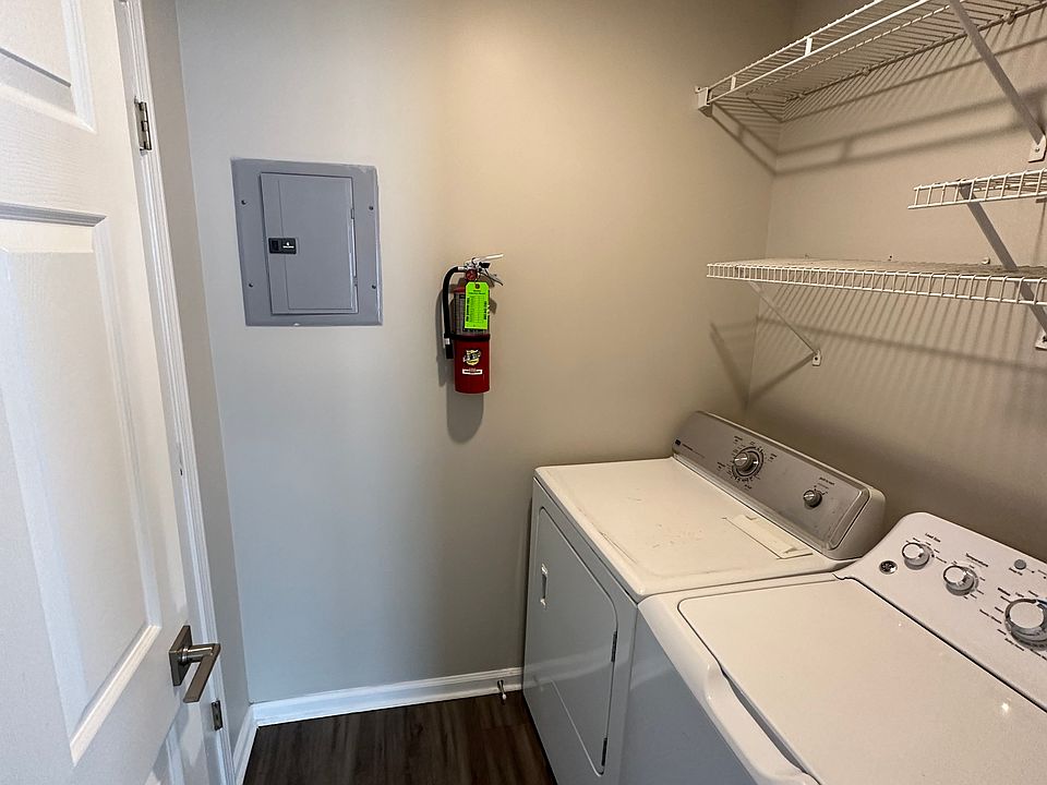 1st image of 300 Carver Dr #9