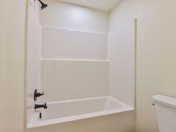 2nd image of 551 Elm St Unit 4