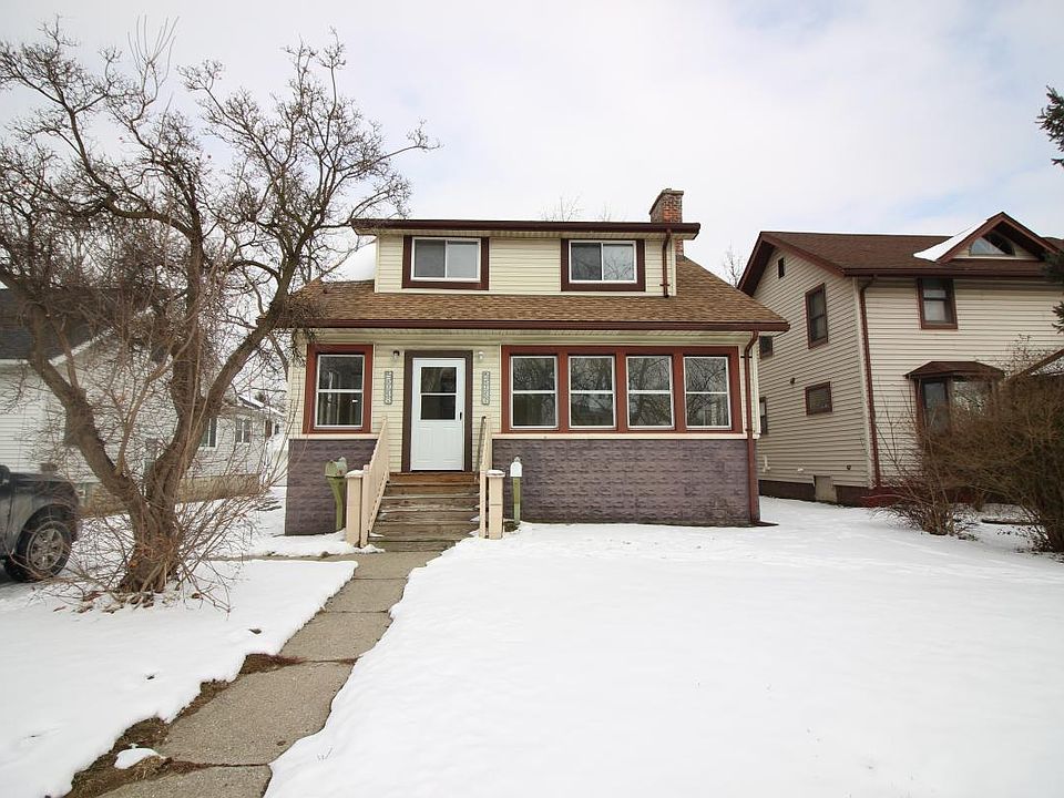 1st image of 25936 E Huron River Dr