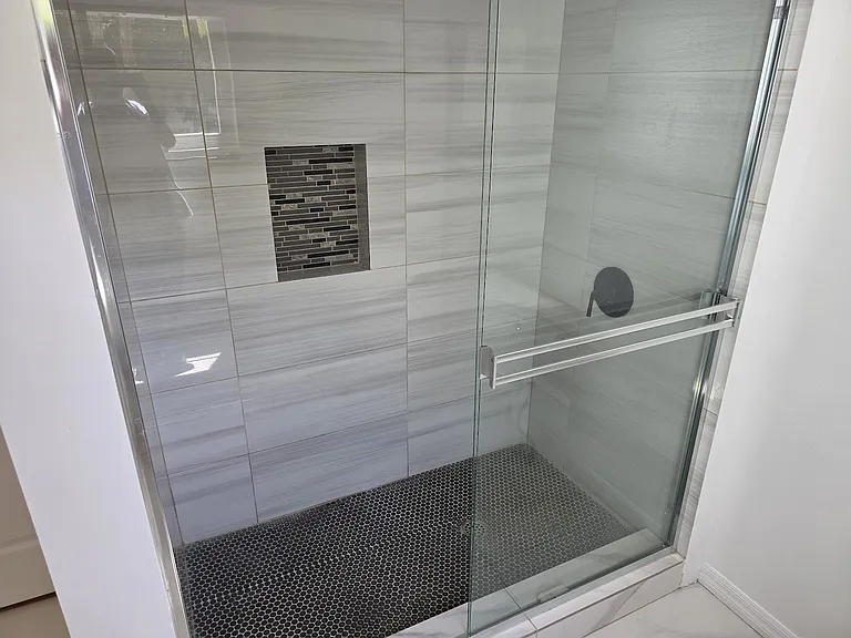 153 S Swall Dr — Photo 19