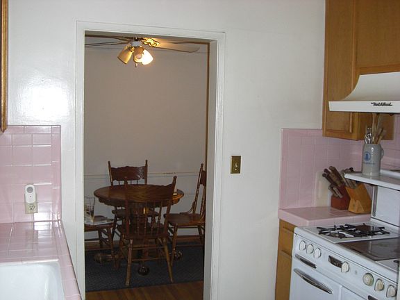 3rd image of 1436 N Fairview St