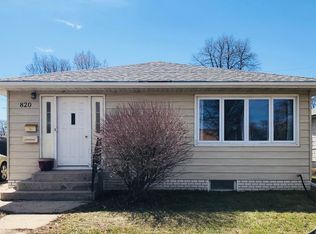 820 8th Ave NE, Aberdeen, SD 57401
