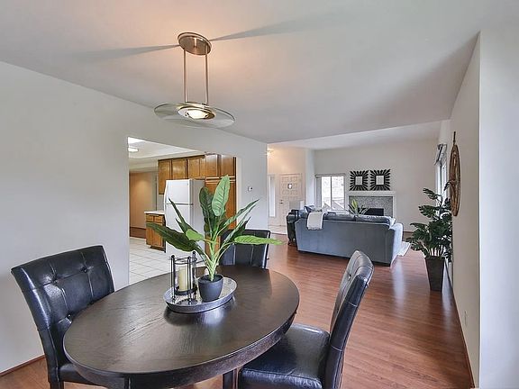 4th image of 6627 Reservoir Ct