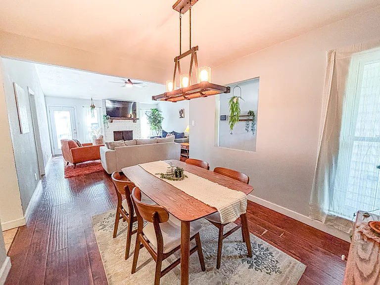 5830 Les Harrison Dr — Photo 2