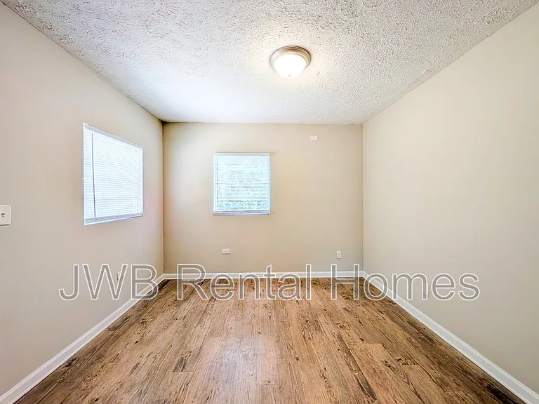 3534 Fern St — Photo 3