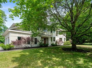 9 Sunny Knoll Ter, Lexington, MA 02421