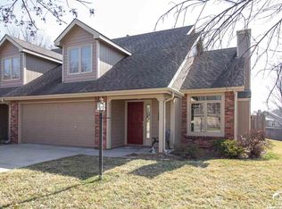 2720 Larkspur Ct, Lawrence, KS 66047