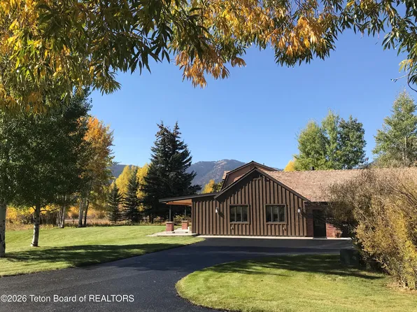 5450 Shoshone Dr, Wilson, WY 83014