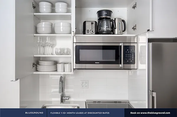 Rented by The Blueground | media 12