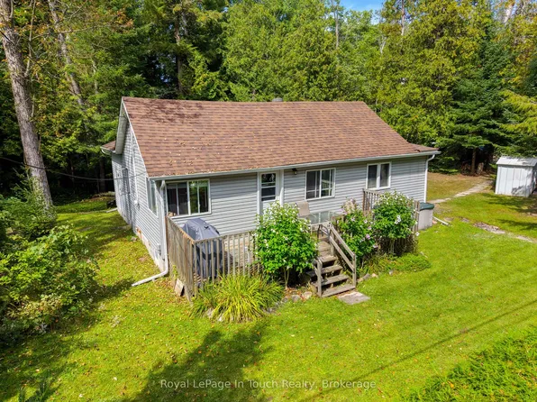 10 Pilon Rd, Tiny, ON L0L 2J0