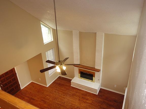 Nice vaulted ceiling.