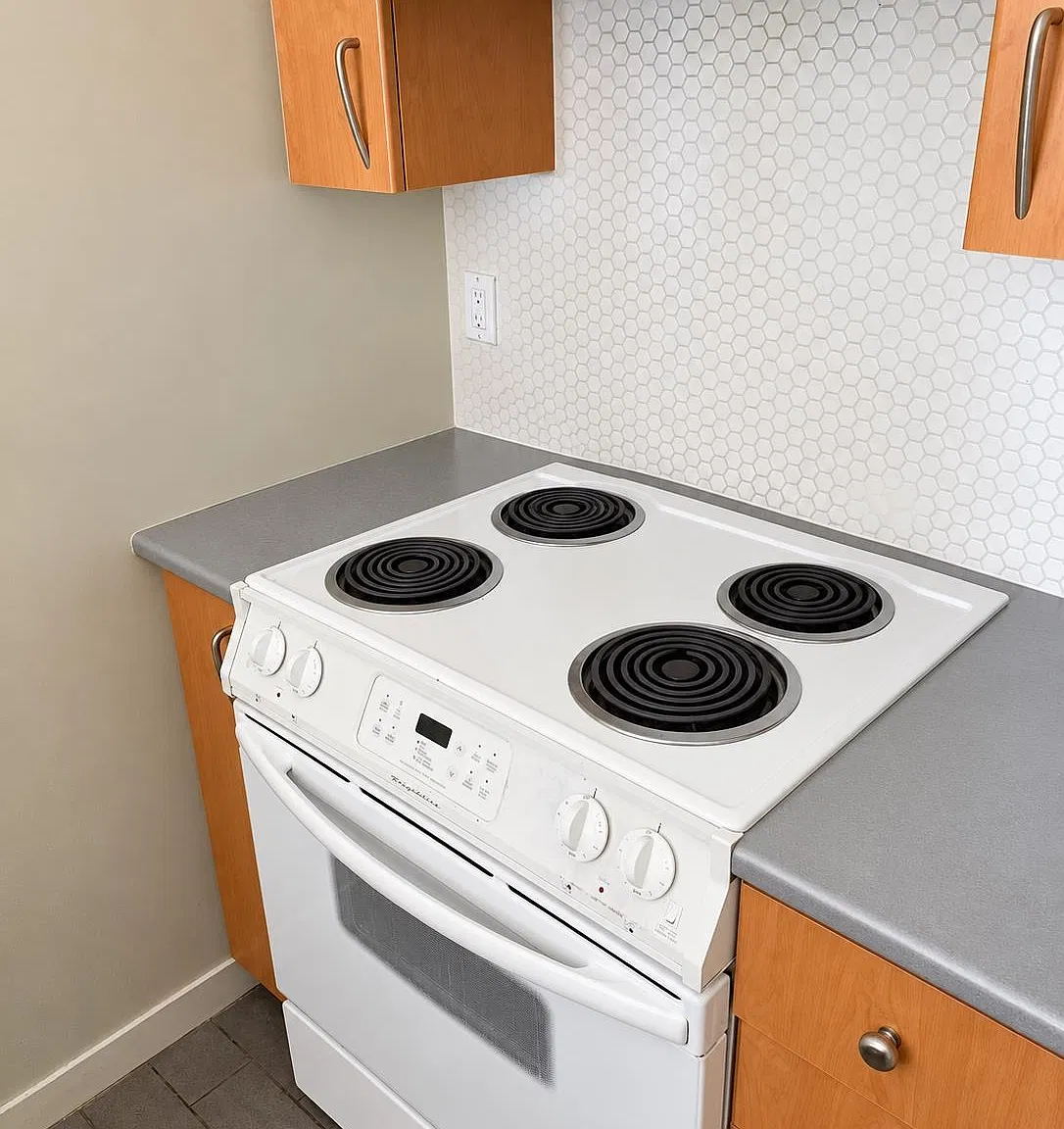 2 bed, 747 sqft, $1,850 — Photo 2