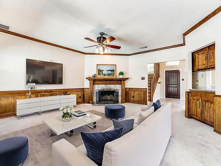 3321 Hazlewood Ct — Photo 10