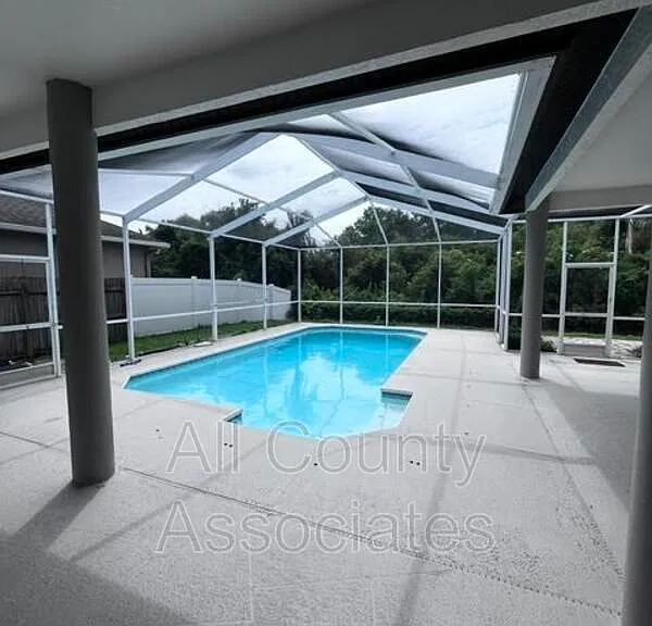 28724 Hanging Moss Loop — Photo 24