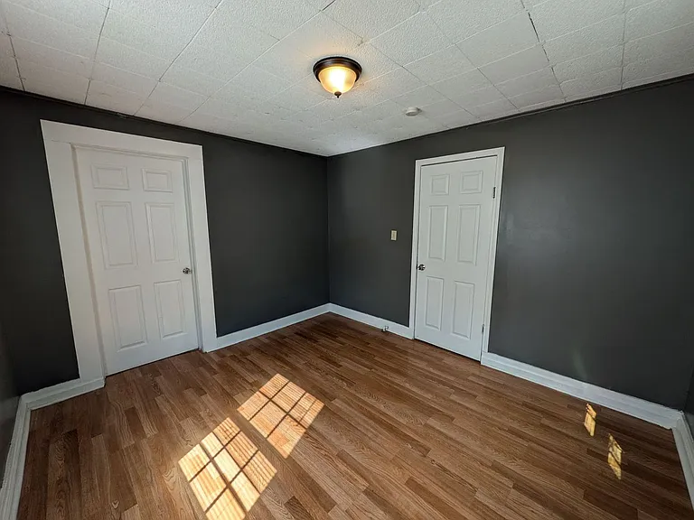 1243 Long Avenue — Photo 7