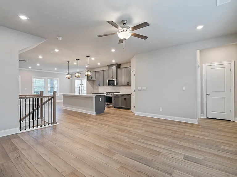 713 Mulberry Walk — Photo 12