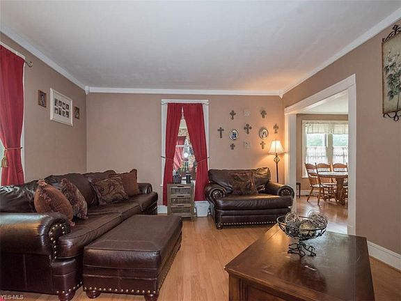 5th image of 791 Prospect St