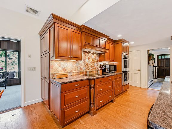 4th image of 15 Dedham St