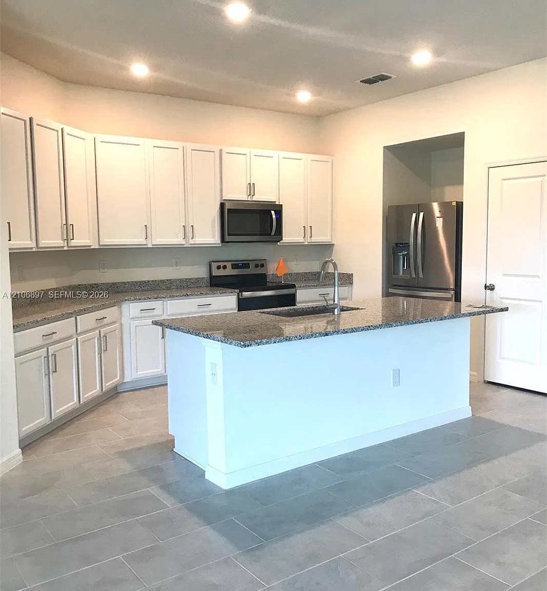 4 bed, 2.0 bath, 2330 sqft, $3,400 — Photo 1
