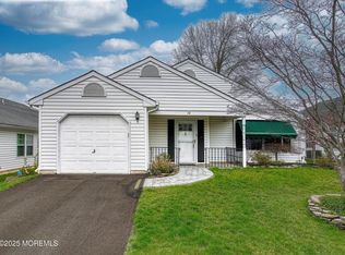 10 Mayapple Dr, Brick, NJ 08724