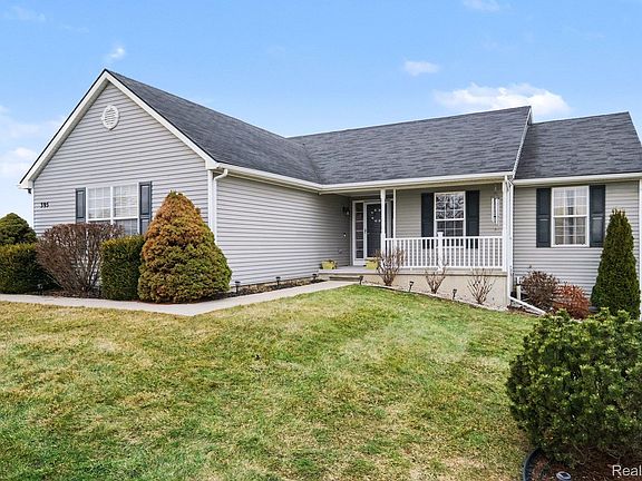 3rd image of 395 Haystack Dr