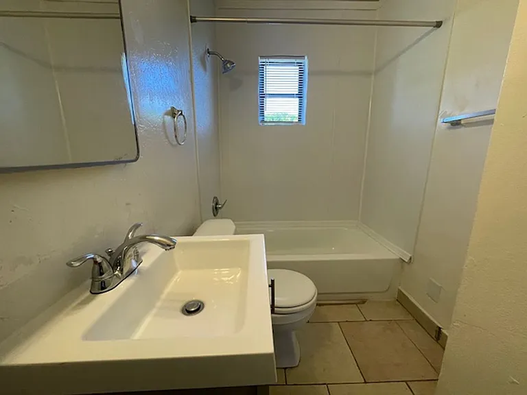 2531 E Brill St — Photo 7