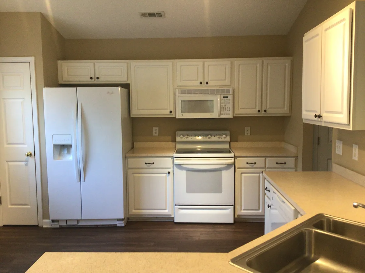 Building Photo - 109 Karsten Creek Dr