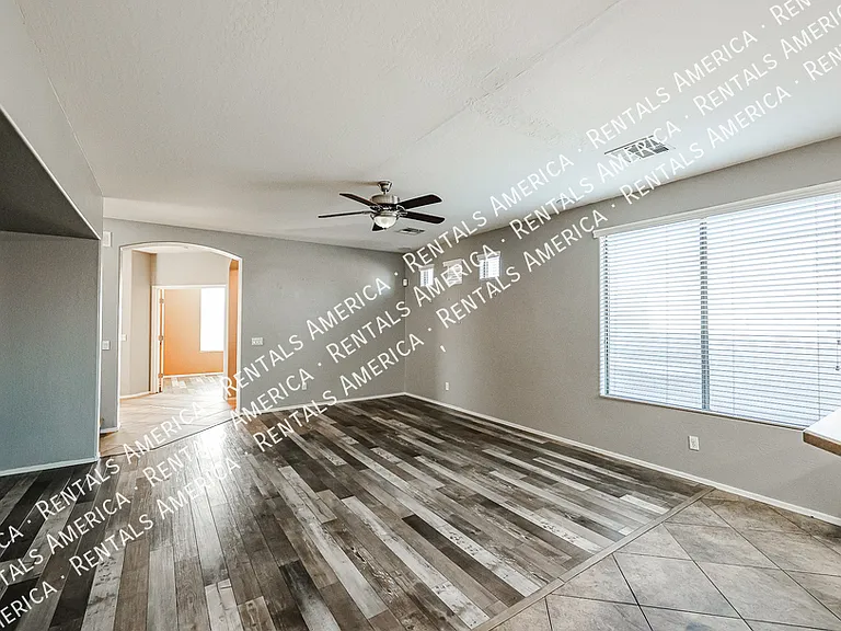 2614 W Florentine Rd — Photo 15