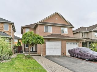 3956 Bentridge Rd, Mississauga, ON L5N 7V8