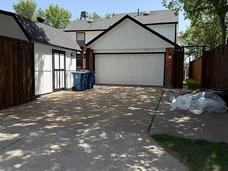 Garage - driveway in rear of the house
