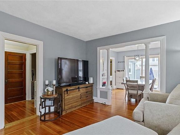 3rd image of 77 Blackamore Ave